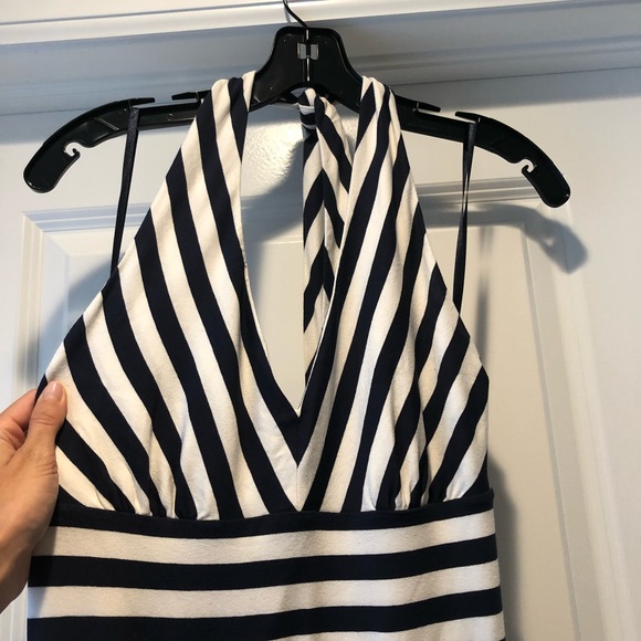 Banana Republic halter maxi dress - Picture 3 of 4